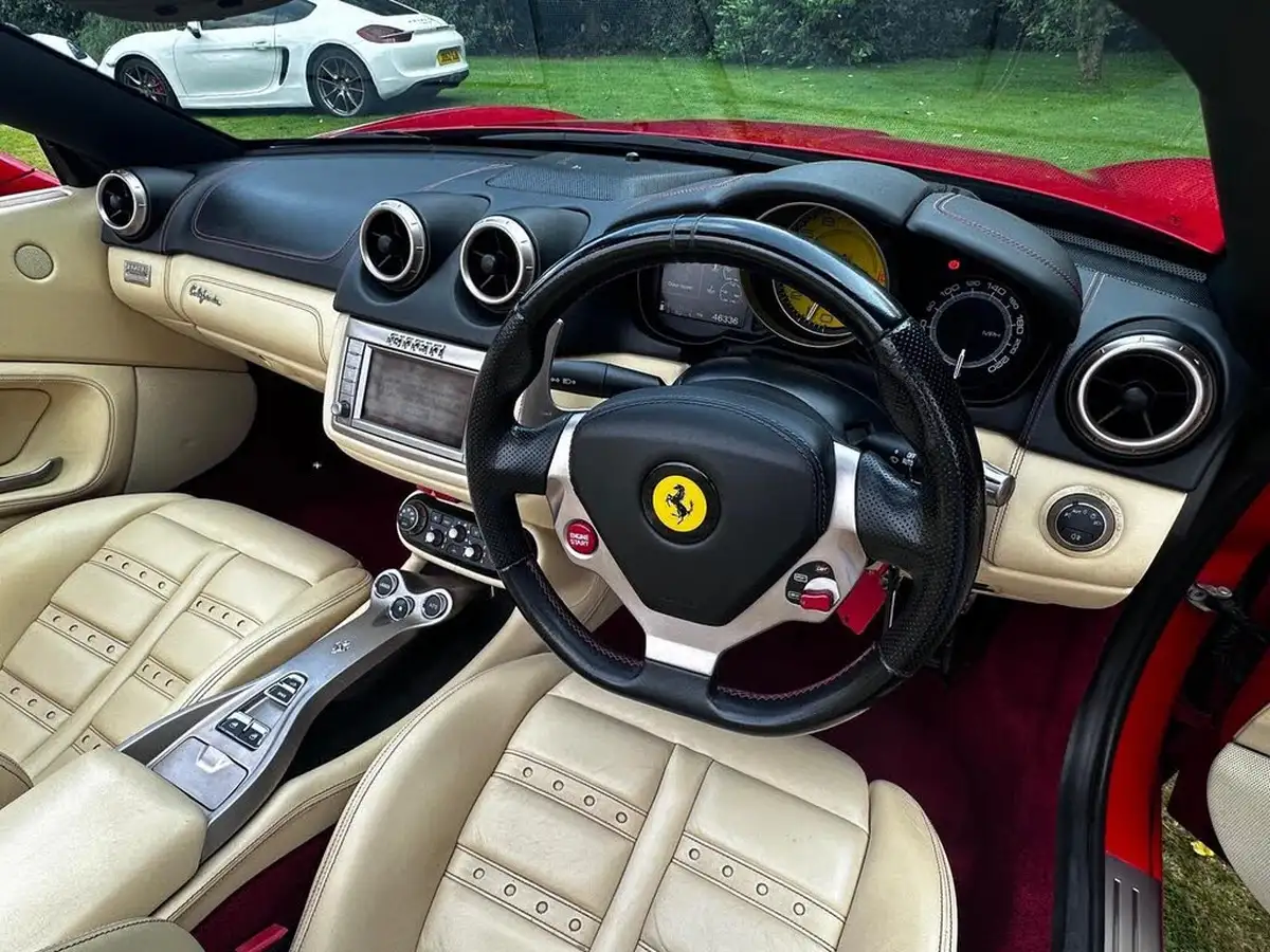 2010-ferrari-california-43-big-43