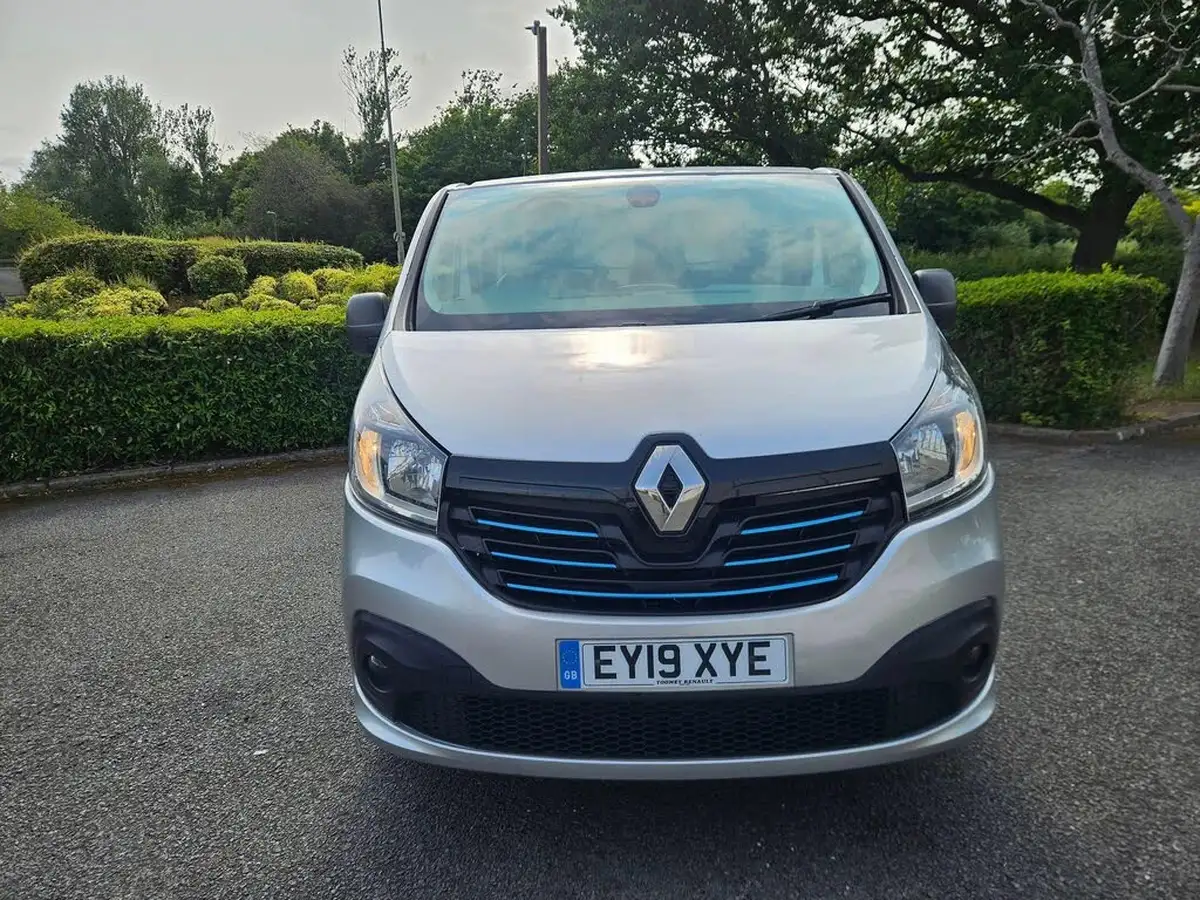2019-renault-trafic-16dci-ll29-120-sport-nav-e6-panel-van-big-3