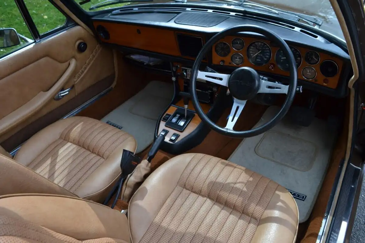 1975-triumph-stag-30-auto-big-11