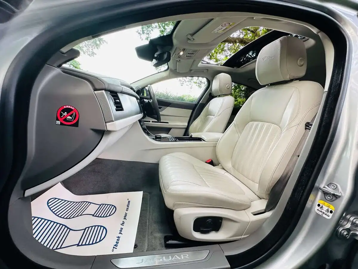 2018-jaguar-xf-20td-portfolio-240ps-awd-saloon-4d-1998cc-auto-big-8
