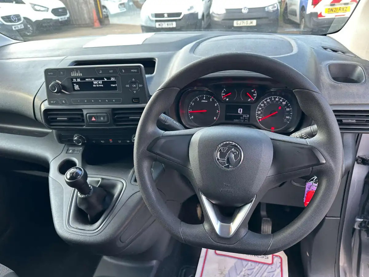 2019-vauxhall-combo-16cdti-edition-2000-100pseu6-big-17