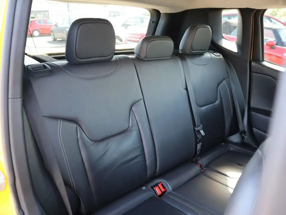 2015-jeep-renegade-20td-limited-auto-big-22