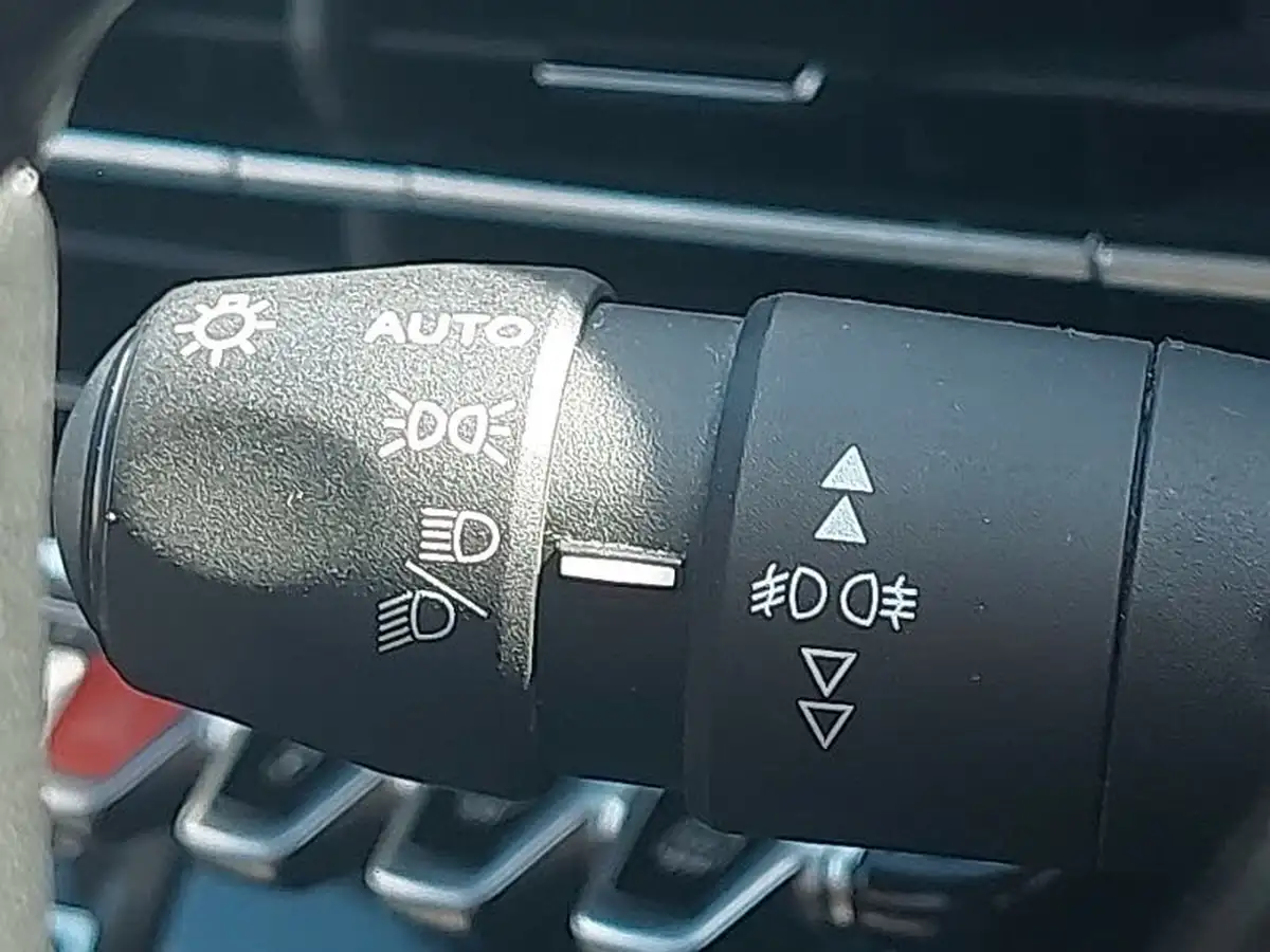 2021-peugeot-2008-suv-15-bluehdi-allure-premium-big-13