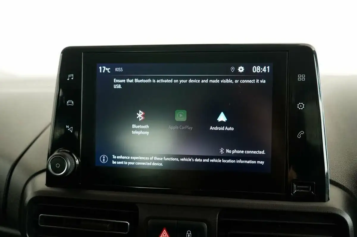 2021-vauxhall-combo-life-15-se-100ps-big-23