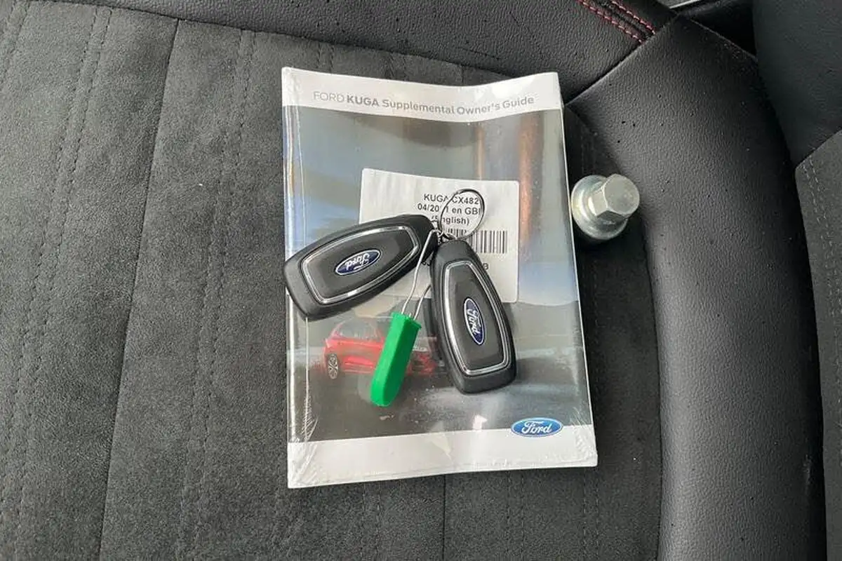 2022-ford-kuga-25t-st-line-x-edition-225ps-phev-big-21