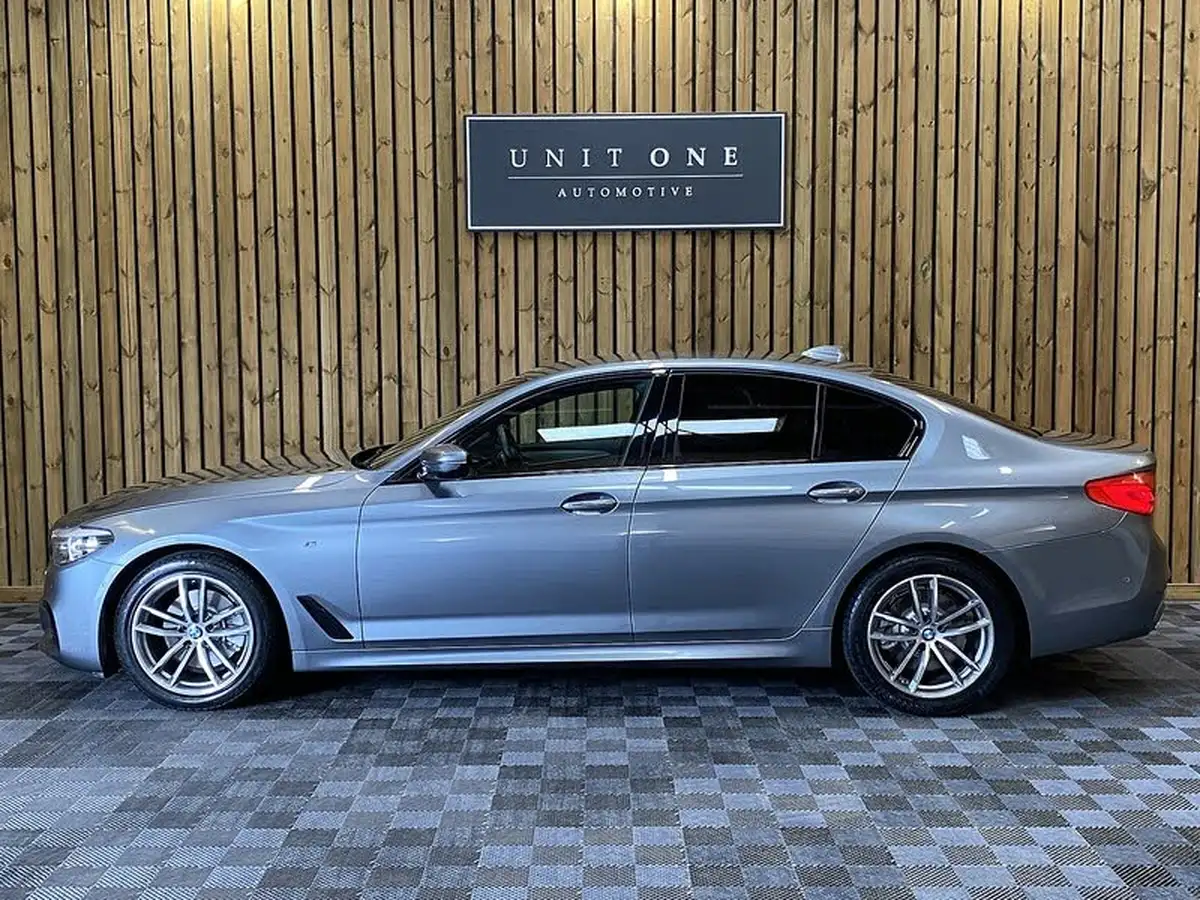 2017-bmw-5-series-20td-520d-m-sport-xdrive-saloon-4d-big-9