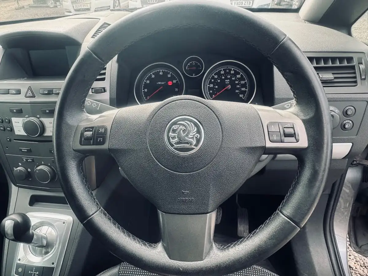 2007-vauxhall-zafira-18-design-easytronic-big-19