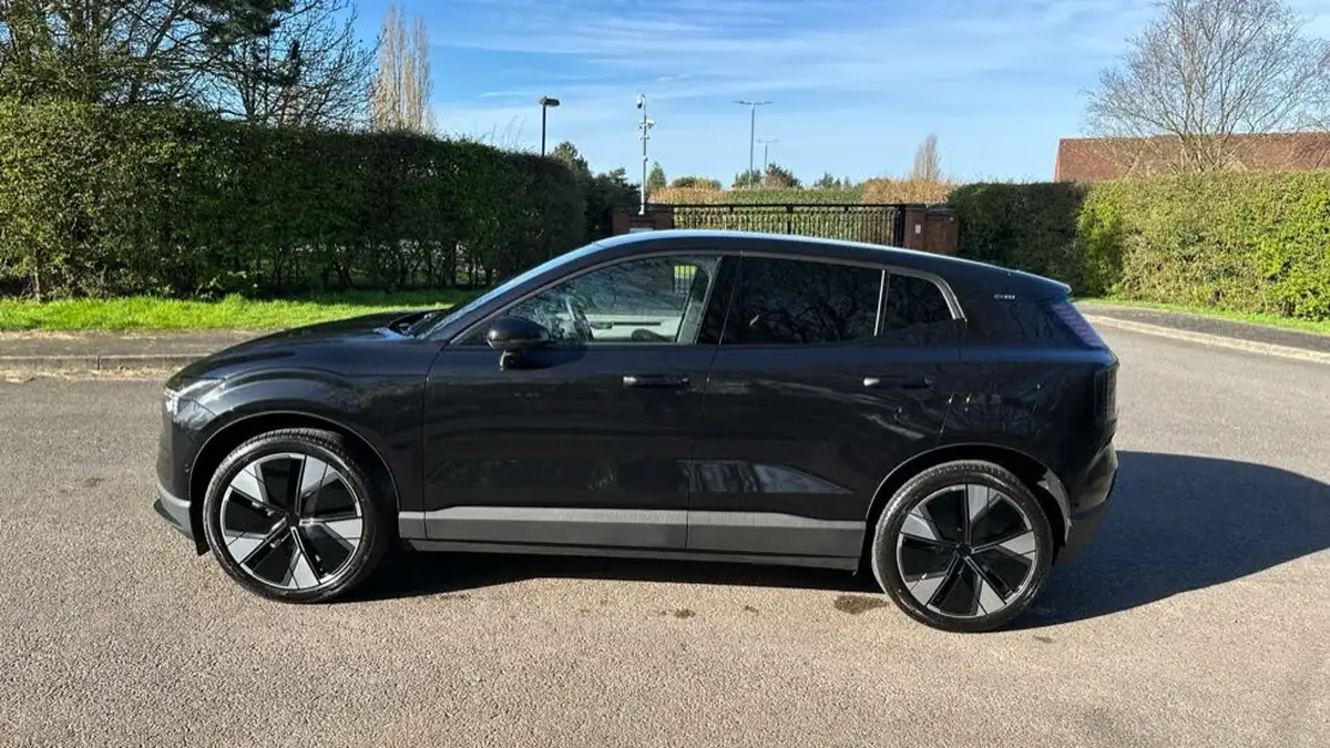 2025-volvo-ex30-e-single-motor-ultra-big-26