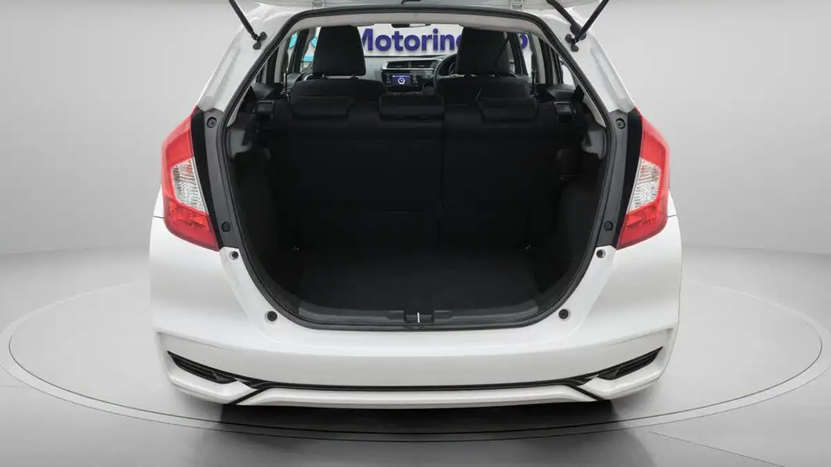 2019-honda-jazz-13-i-vtec-s-big-17