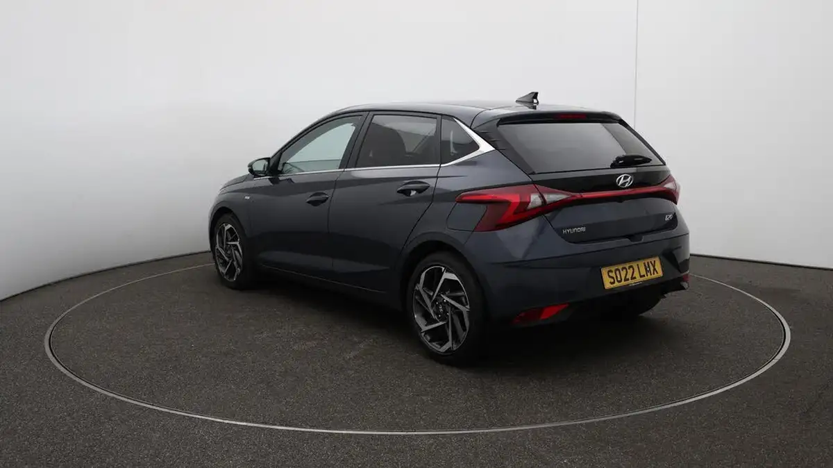 2022-hyundai-i20-10-t-gdi-premium-eclutch-imt-big-64
