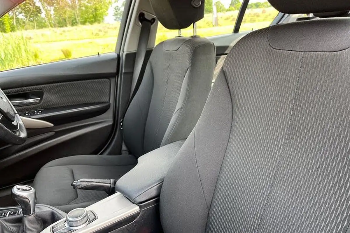 2018-bmw-3-series-15-318i-se-saloon-4d-big-18