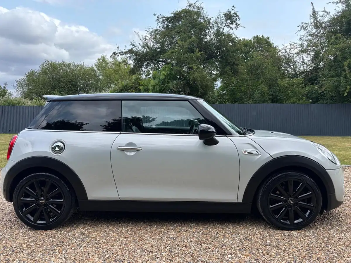 2017-mini-cooper-20-cooper-s-chili-ss-hatchback-3d-big-6
