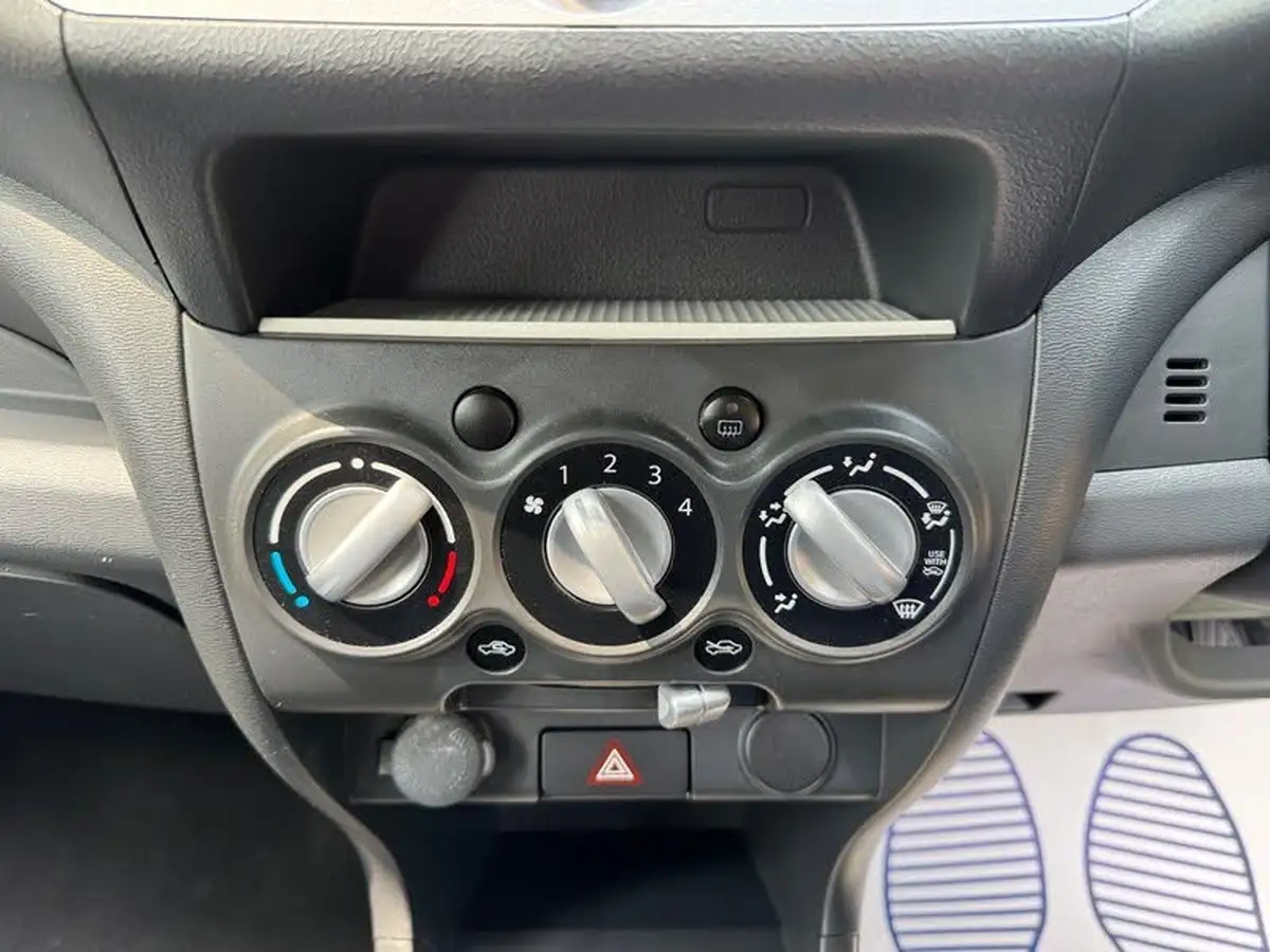 2014-suzuki-alto-10-sz-big-21