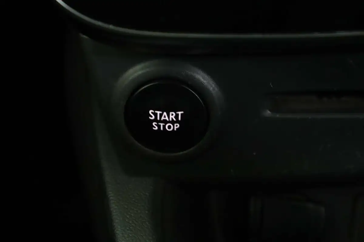 2017-renault-clio-09-tce-dynamique-s-nav-big-38