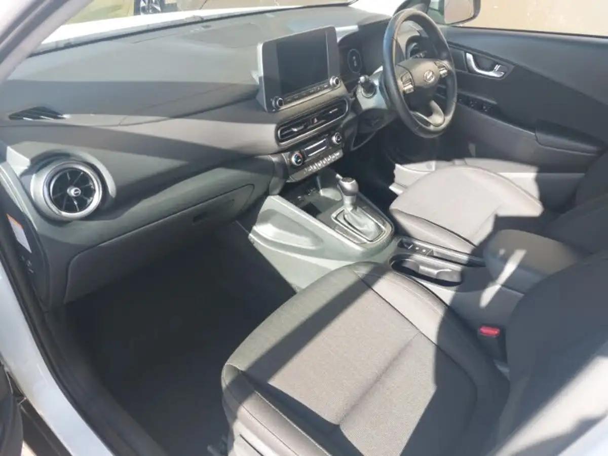 2022-hyundai-kona-16-gdi-se-connect-big-4