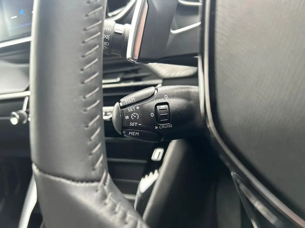 2022-peugeot-208-12-puretech-active-premium-100bhp-eat8-big-31