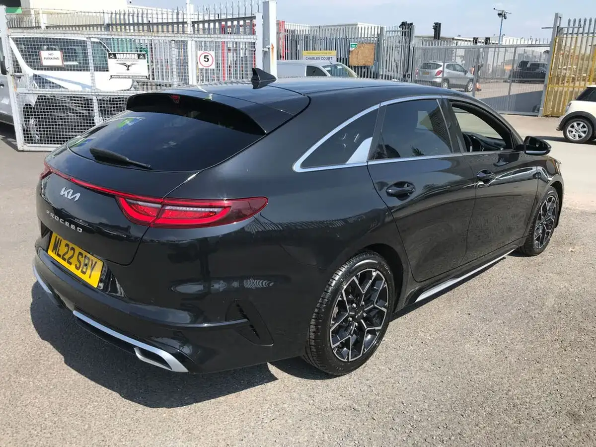 2022-kia-pro-ceed-15-t-gdi-gt-line-big-8