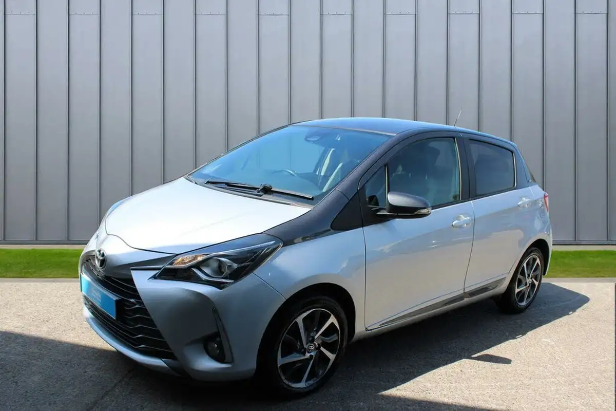 2019-toyota-yaris-15-vvt-i-y20-111bhp-1496cc-big-3