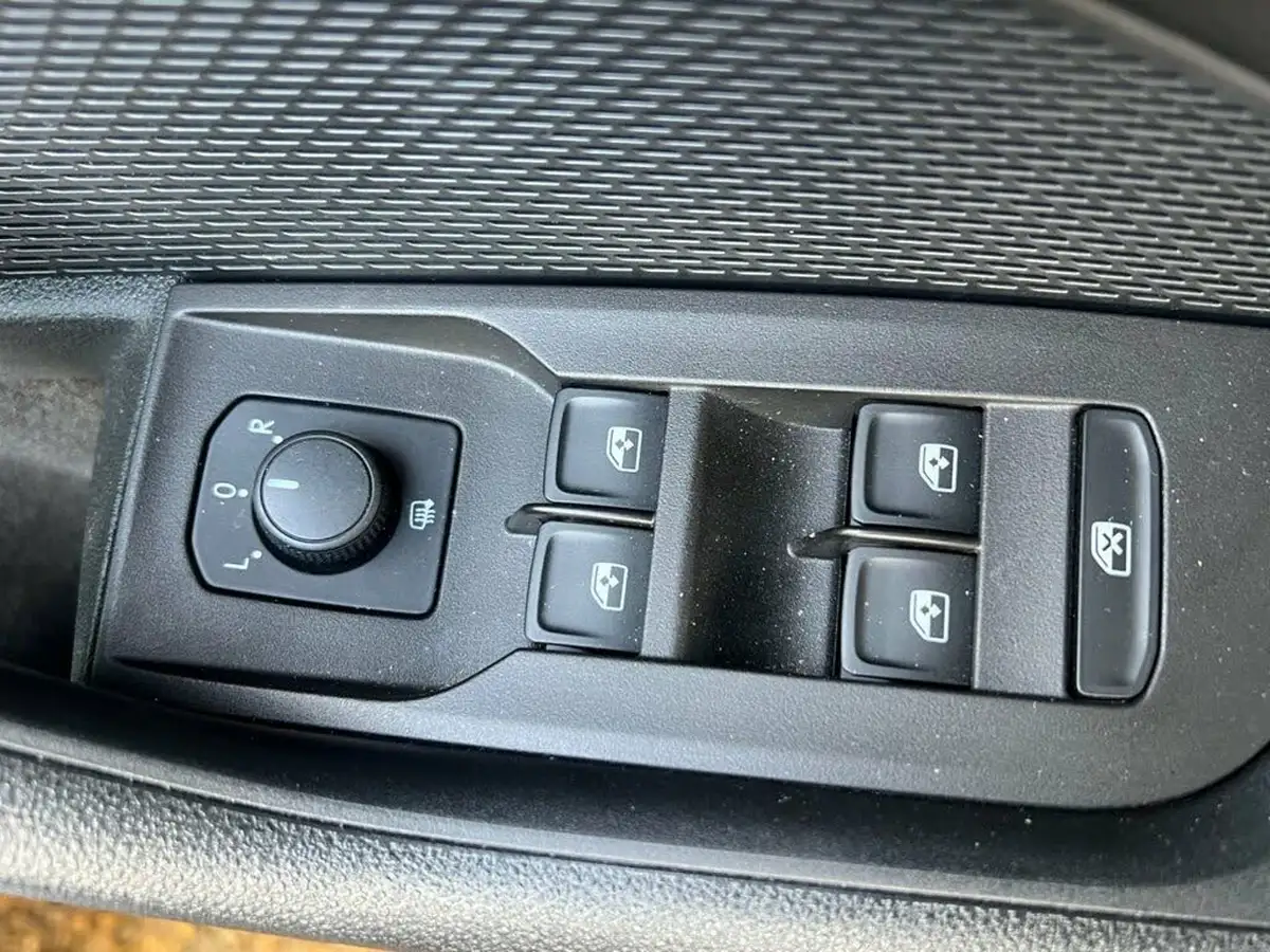2023-skoda-octavia-15-tsi-se-hatchback-big-25