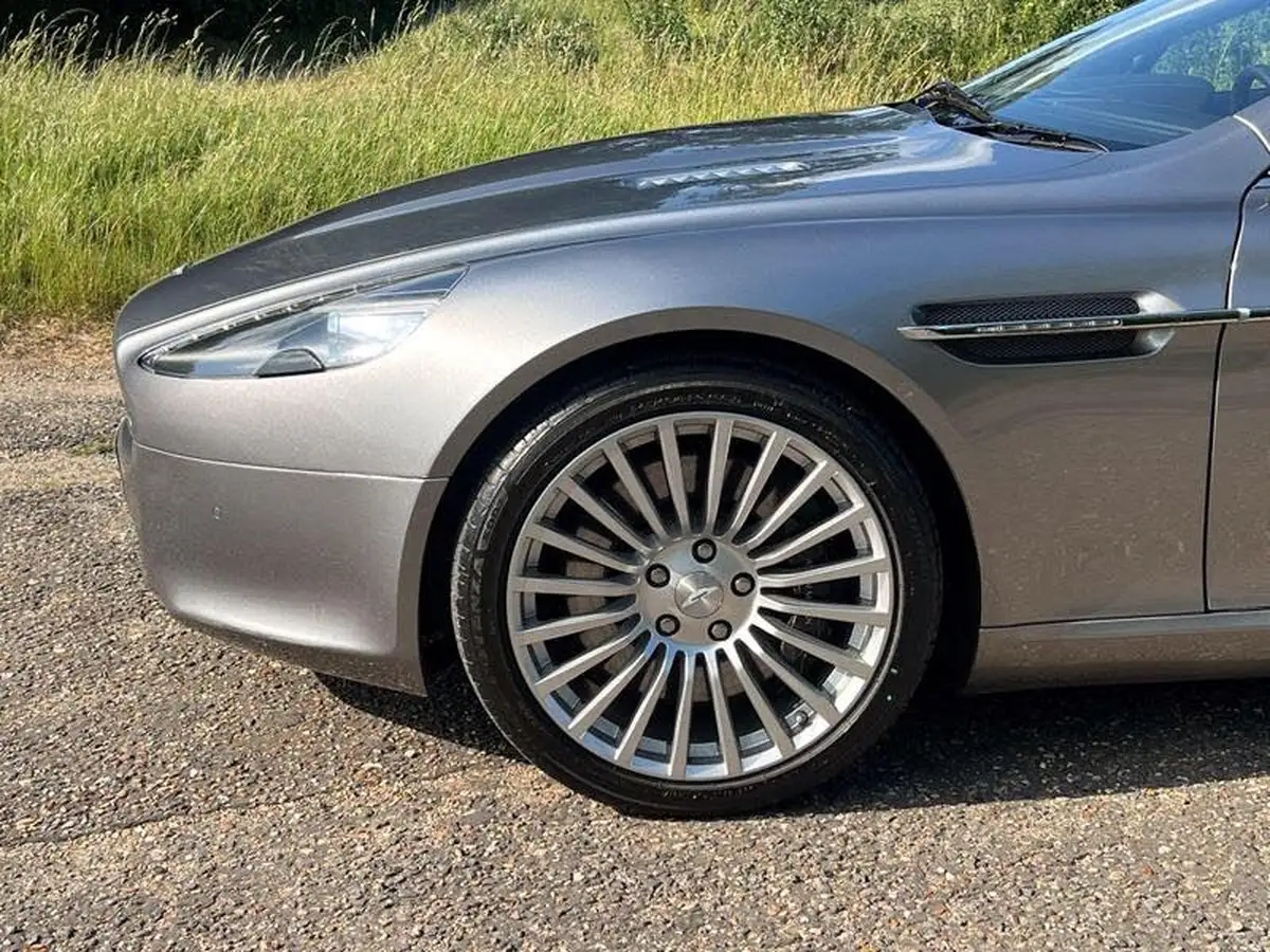 2011-aston-martin-rapide-s-v12-60-big-4
