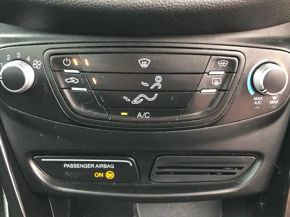 2015-ford-b-max-16-zetec-big-9