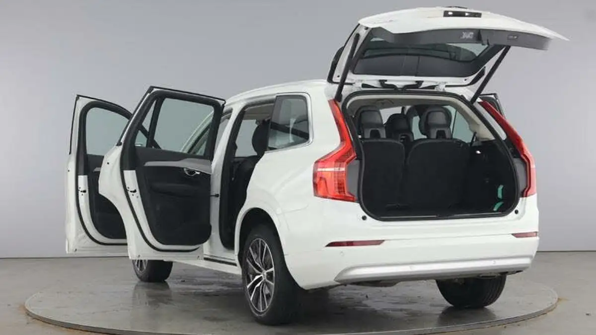 2022-volvo-xc90-20td-b5-momentum-big-10