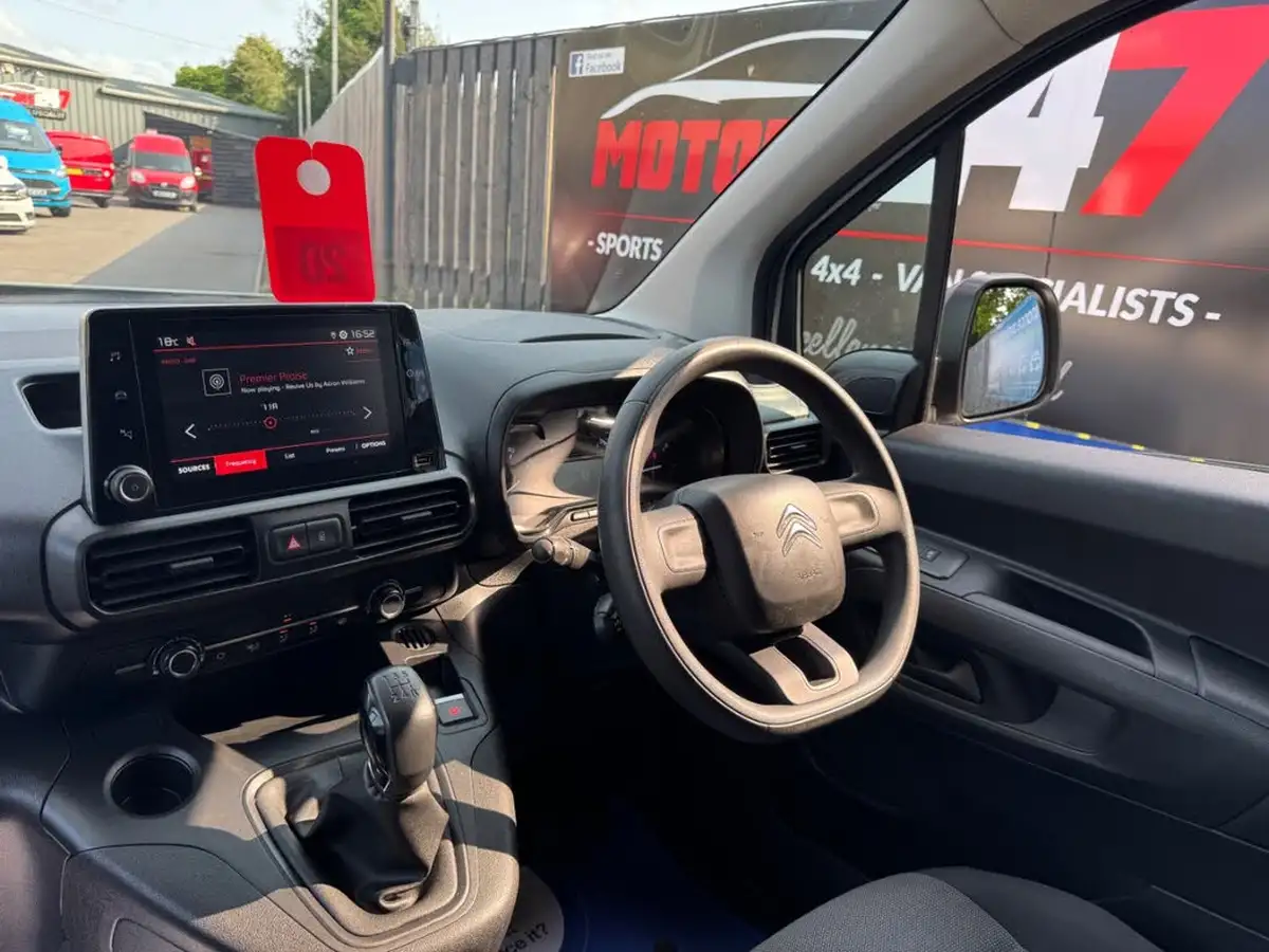 2021-citroen-berlingo-15bluehdi-650-enterprise-ss-big-30
