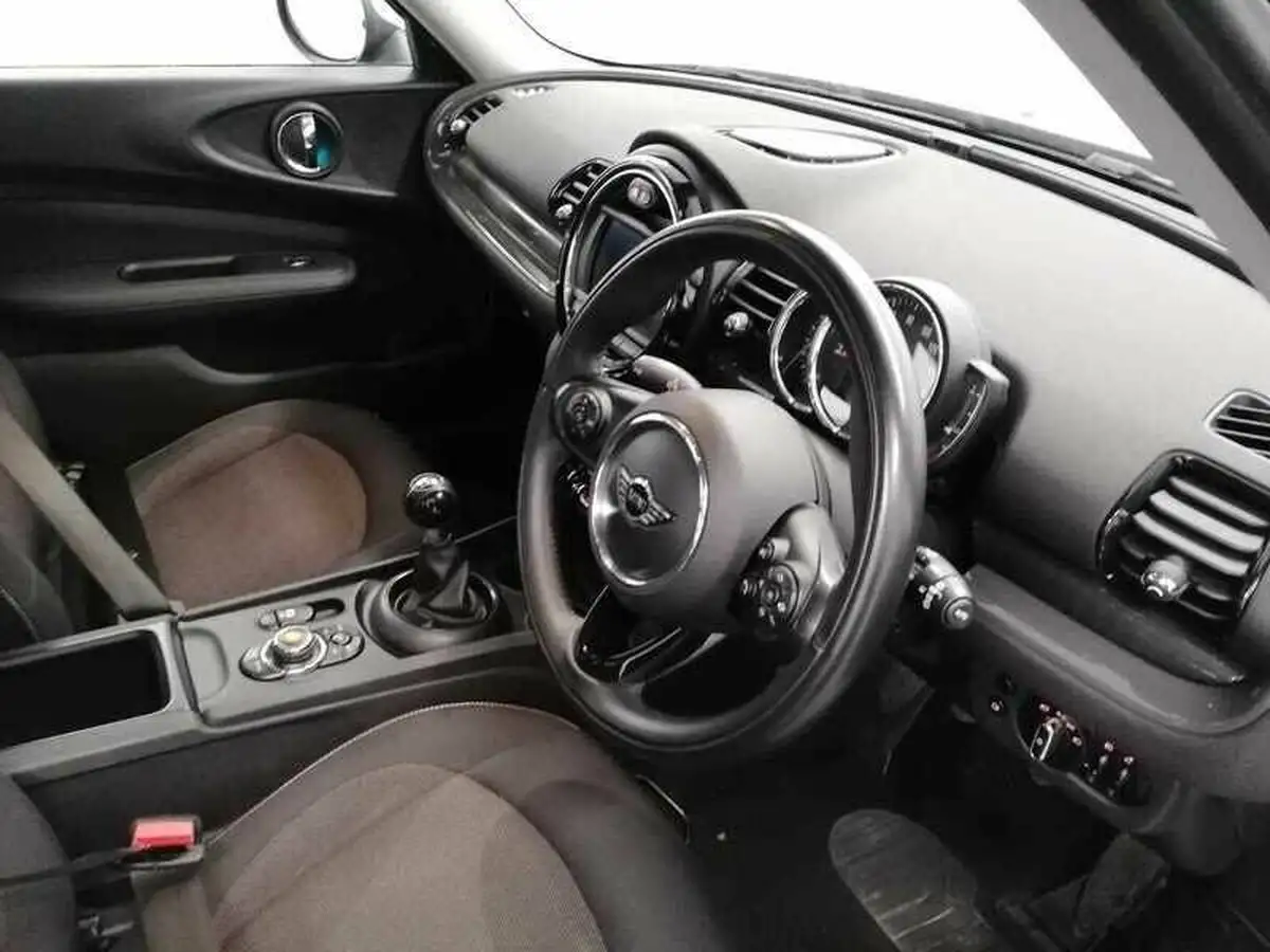 2018-mini-clubman-15-cooper-big-14