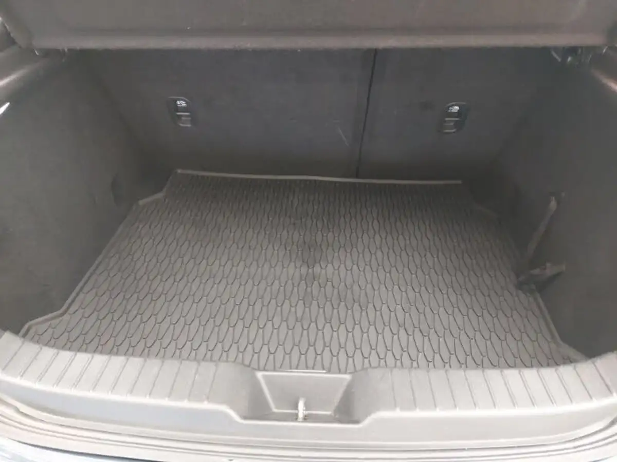 2019-mazda-mazda3-20-sport-lux-122ps-hatchback-5d-big-7