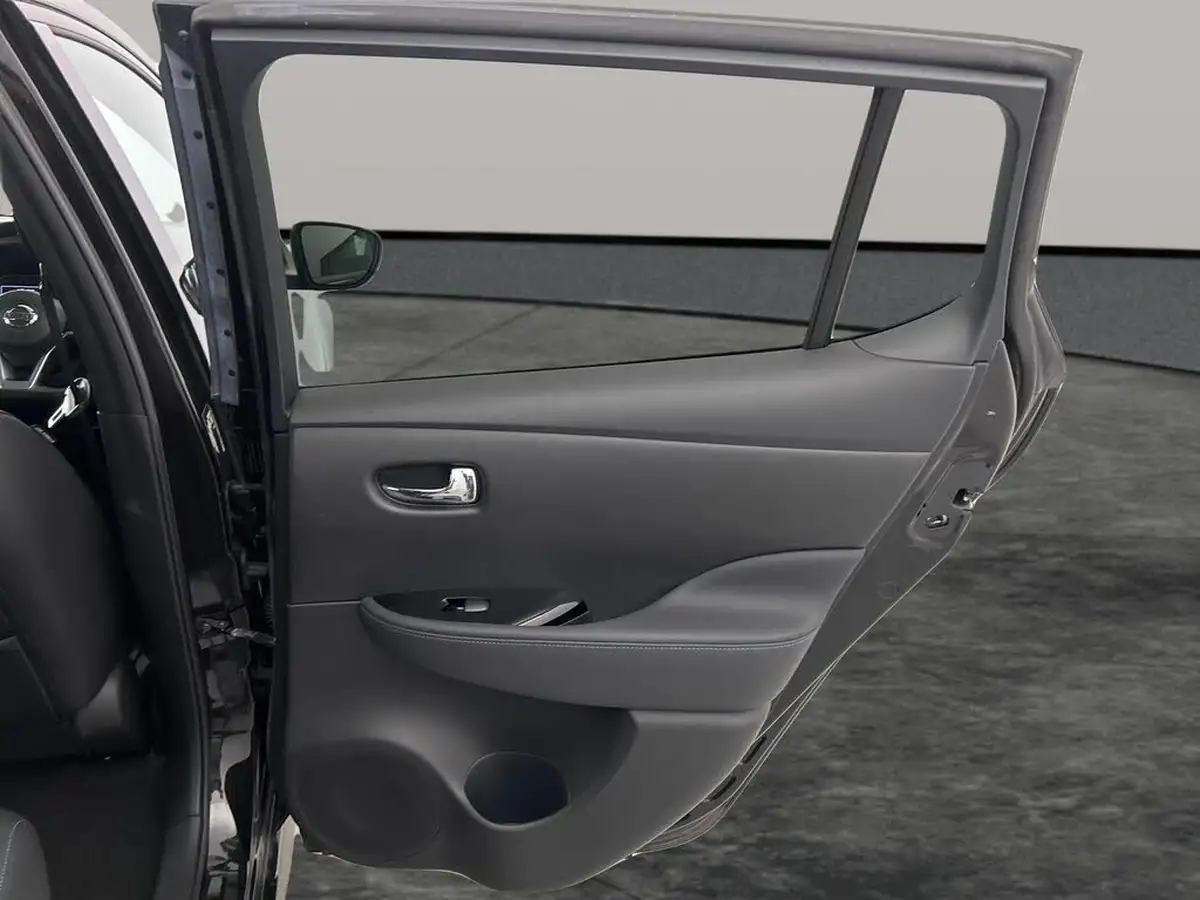 2021-nissan-leaf-e-10-40kwh-big-24