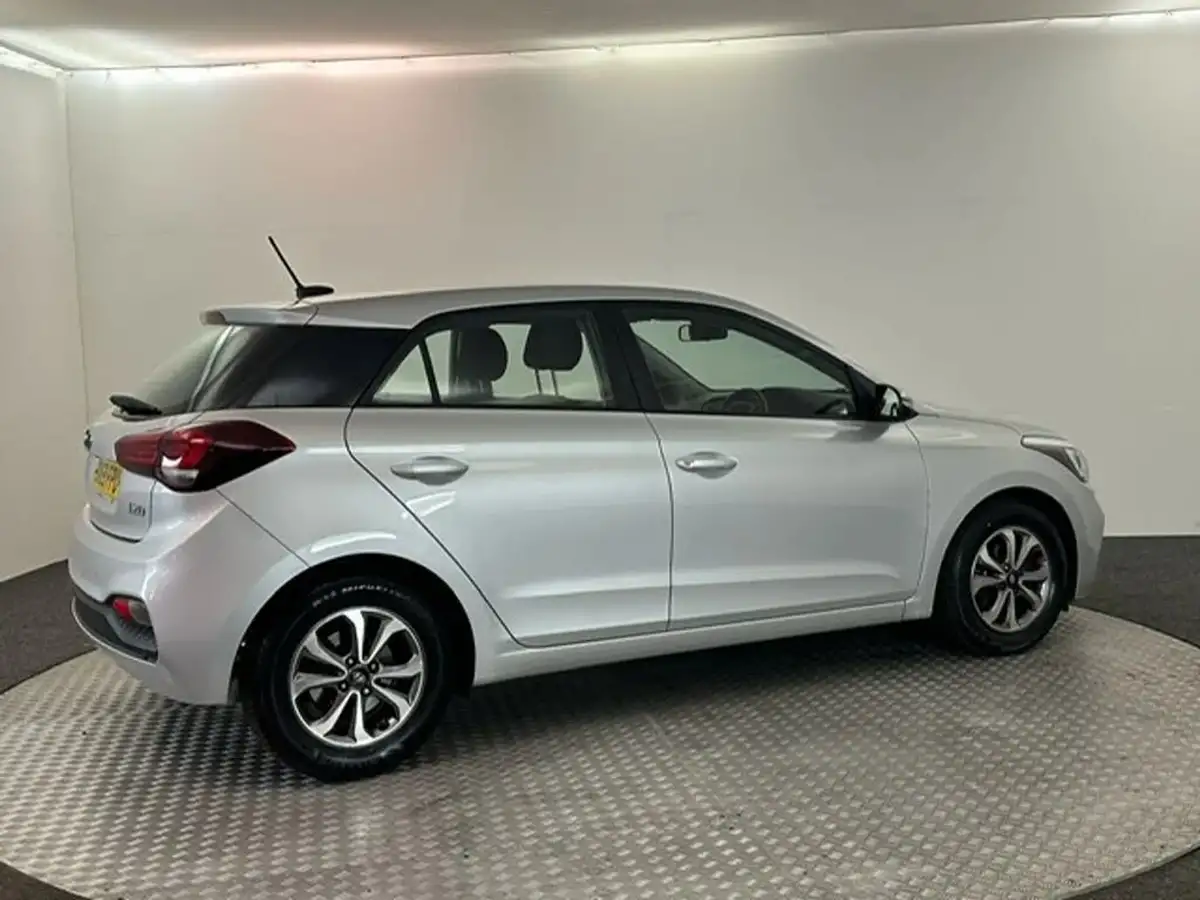 2019-hyundai-i20-12-se-mpi-hatchback-5d-big-19