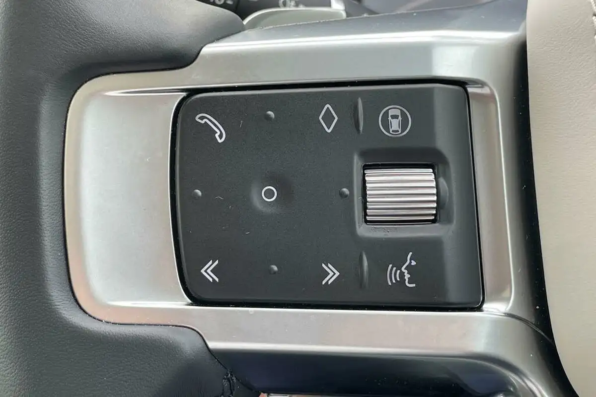 2025-land-rover-discovery-30-d350-metropolitan-edition-big-24