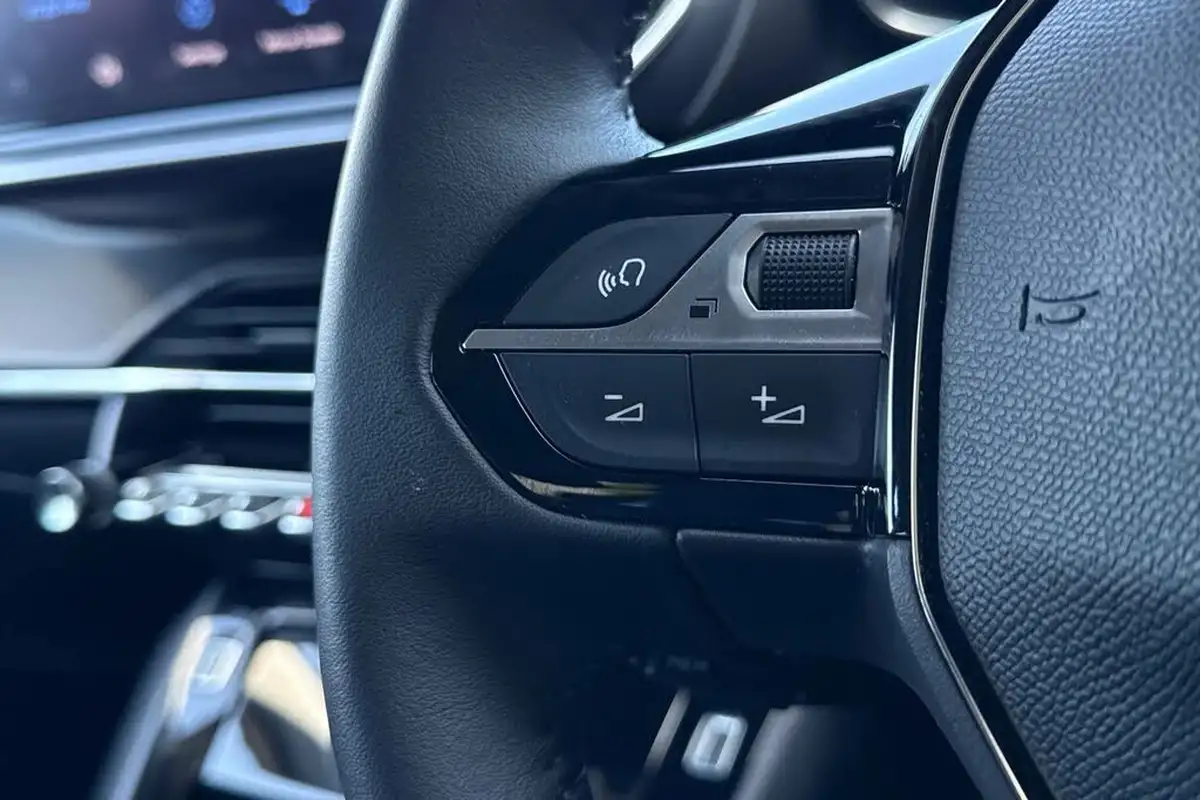2024-peugeot-208-12-puretech-allure-big-34