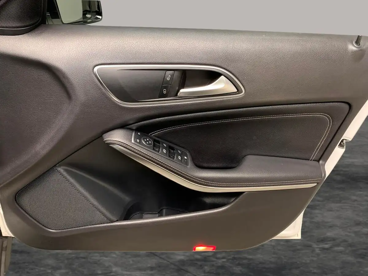 2019-mercedes-benz-gla-class-16-gla-180-urban-edition-ss-big-35