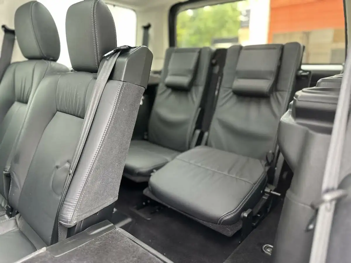 2016-land-rover-discovery-4-30-sd-v6-hse-big-30