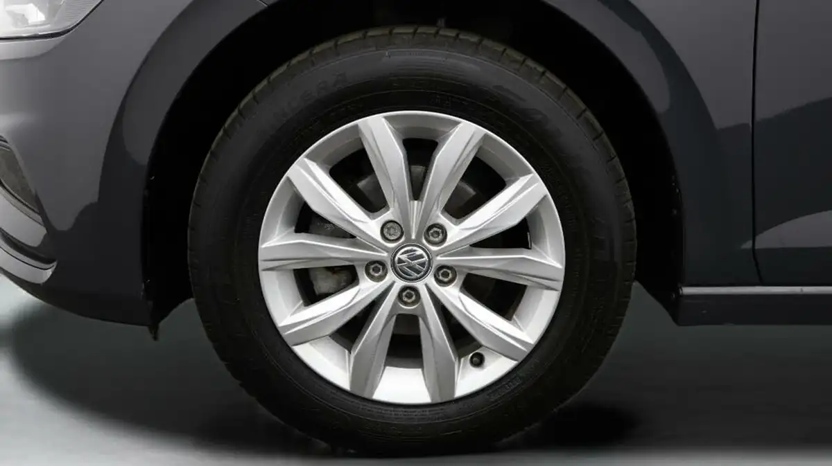 2018-volkswagen-polo-10-se-65ps-big-18