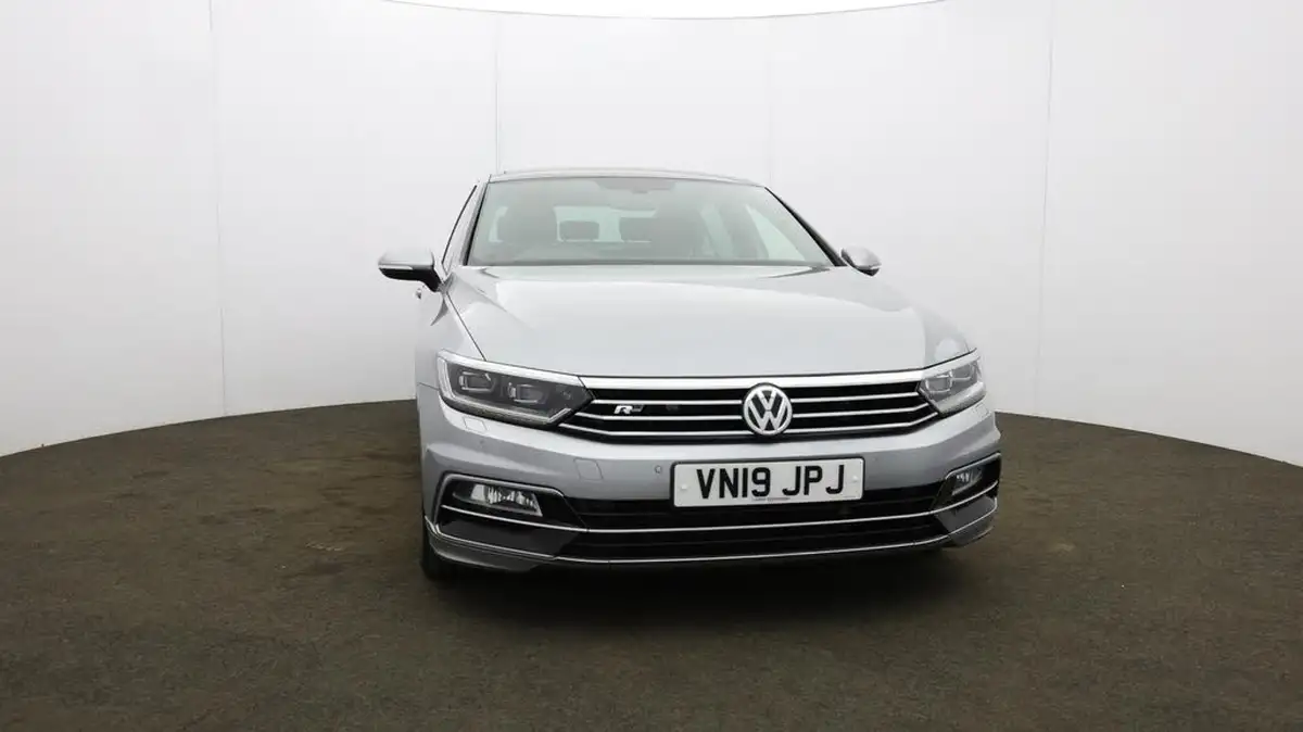 2019-volkswagen-passat-20tdi-r-line-150ps-scr-saloon-4d-big-35