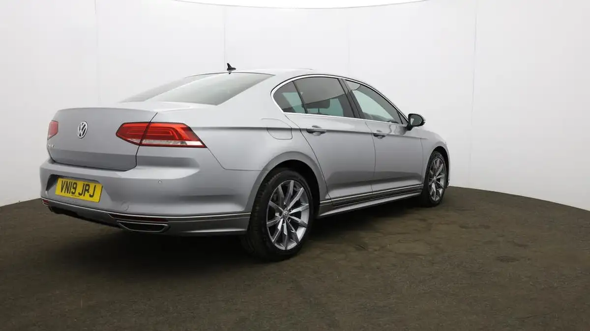 2019-volkswagen-passat-20tdi-r-line-150ps-scr-saloon-4d-big-51