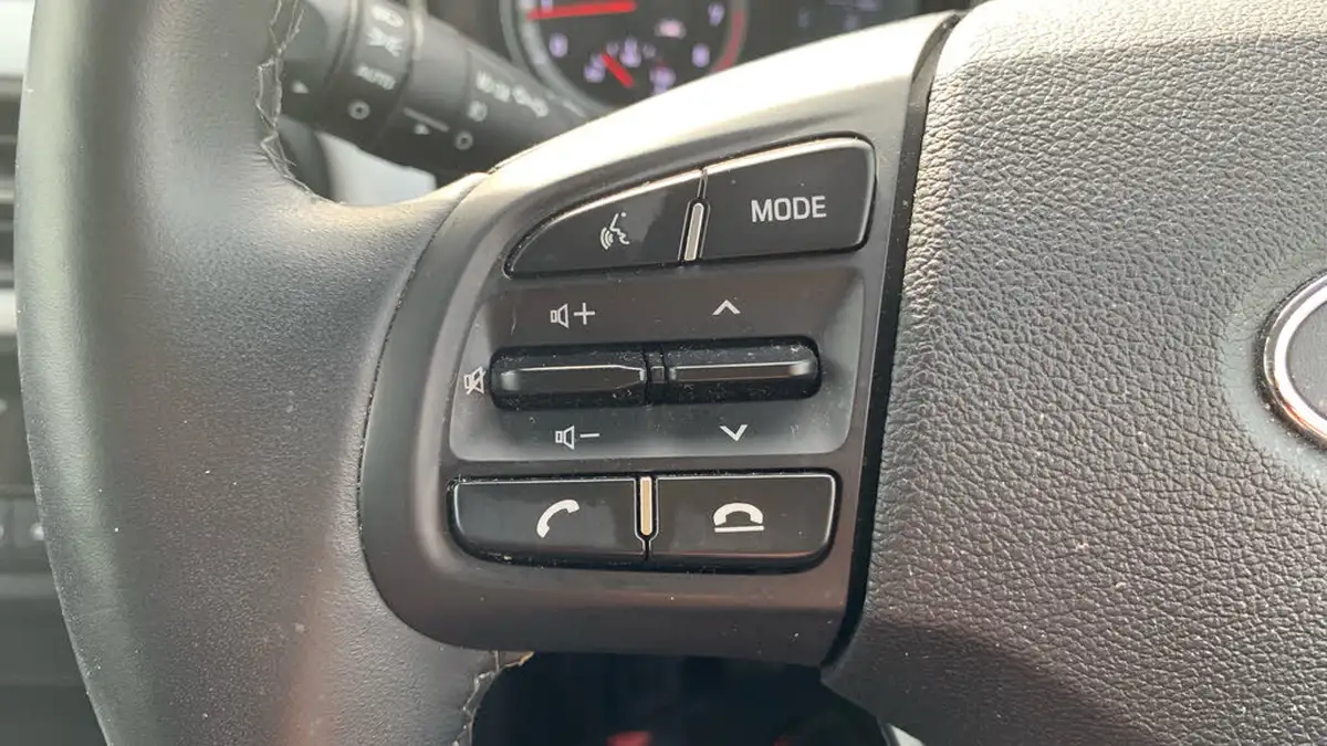 2022-hyundai-i10-12-premium-big-22