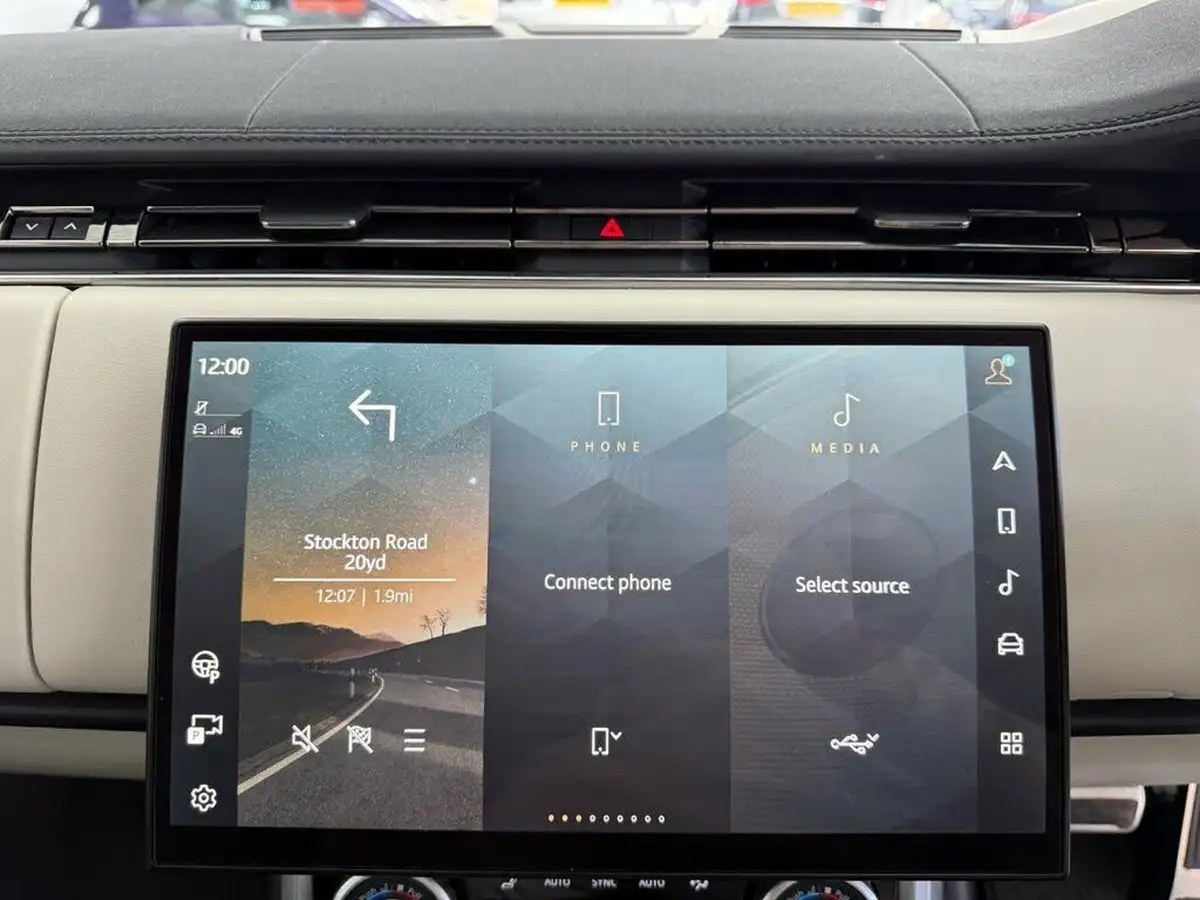2022-land-rover-range-rover-30-d350-hse-big-68