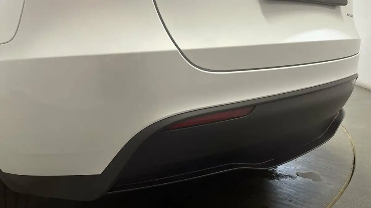 2022-tesla-model-y-e-long-range-big-13