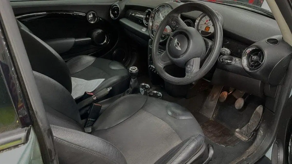 2012-mini-cooper-16-cooper-122bhp-hatchback-3d-big-4