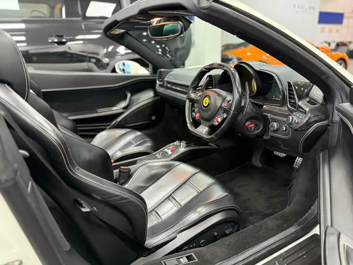 2012-ferrari-458-45-spider-big-21