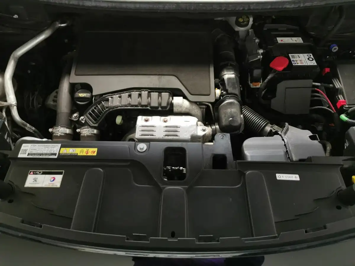2022-peugeot-5008-suv-12-puretech-allure-premium-eat8-big-40