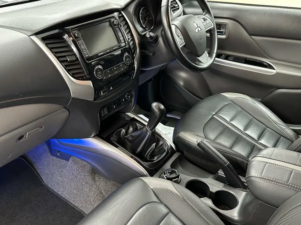 2017-mitsubishi-l200-24di-d-barbarian-big-9