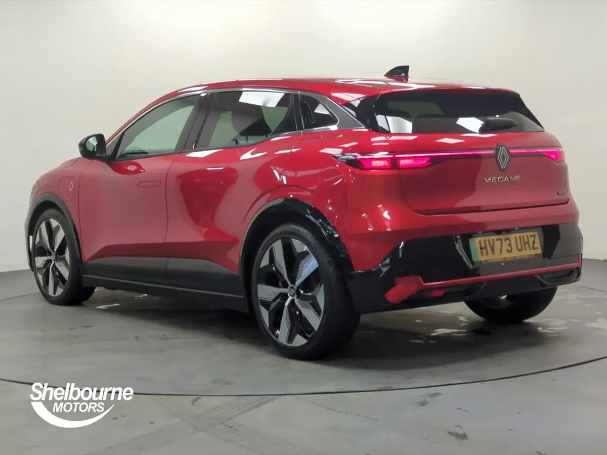 2023-renault-megane-e-tech-e-techno-big-1