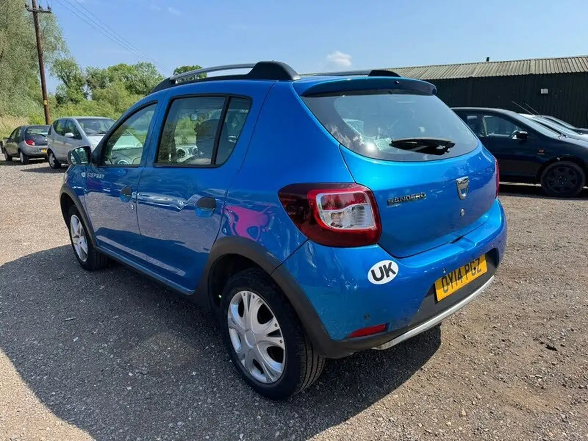 2014-dacia-sandero-stepway-09-laureate-big-5