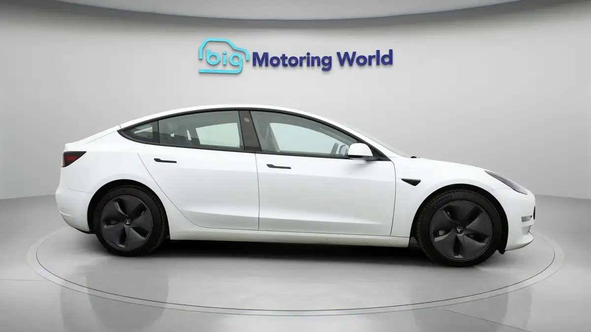 2021-tesla-model-3-e-long-range-awd-big-7