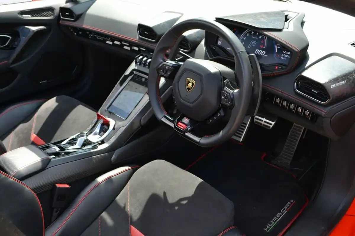 2021-lamborghini-huracan-52-evo-640ps-4wd-spyder-big-3