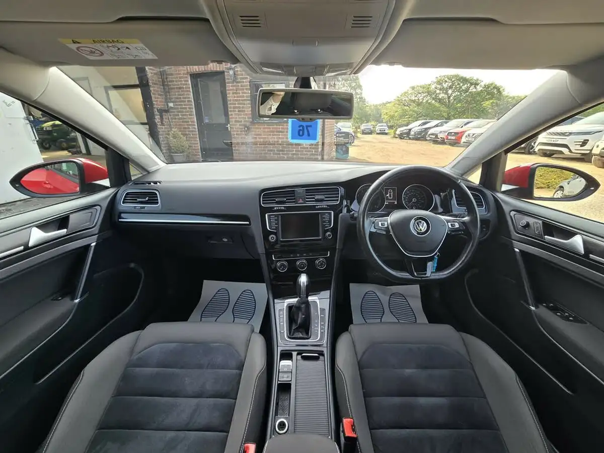 2015-volkswagen-golf-14-tsi-gt-actbmtss-hatchback-5d-1395cc-dsg-big-11